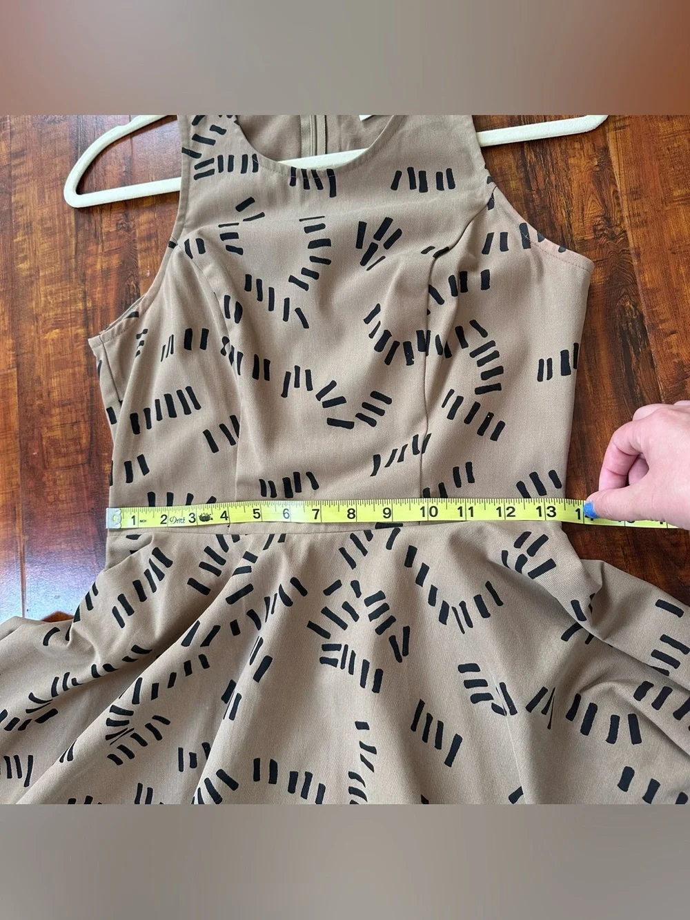 Dusen dusen tan linear print skater dress